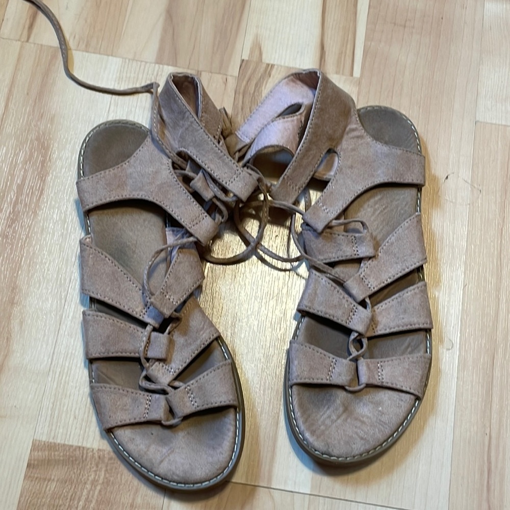 Old navy gladiator style faux suede sandals